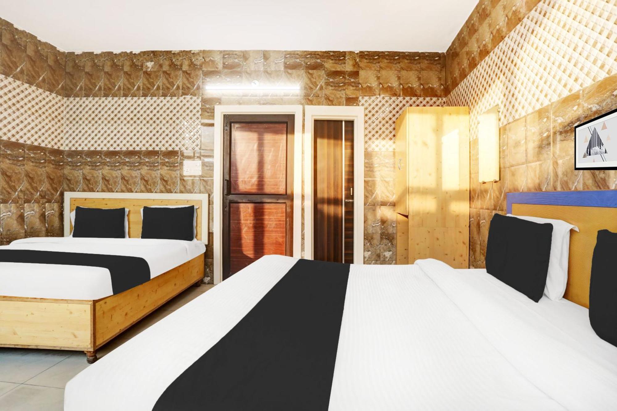 Hotel O Jammu Near Ragunath Bazaar Formerly Goodwill Екстер'єр фото